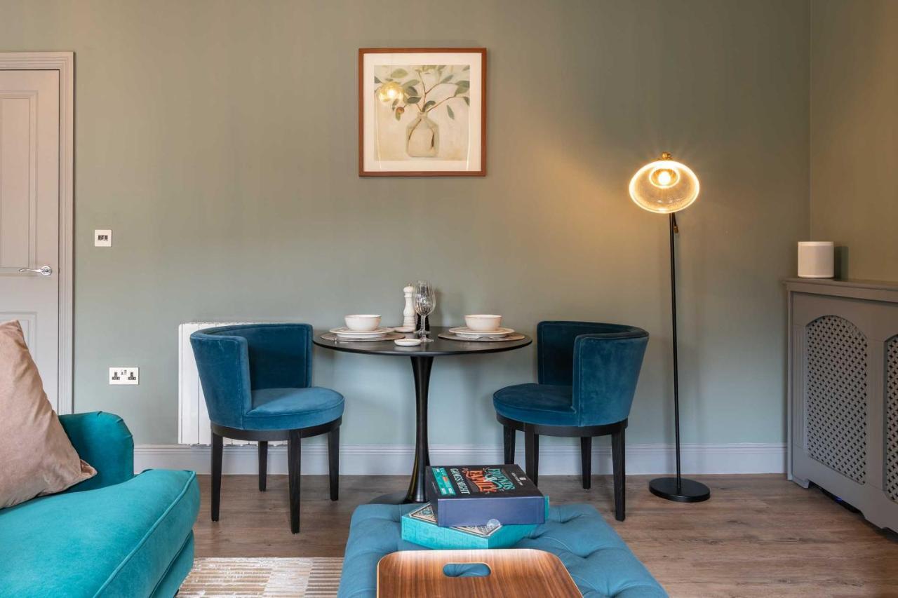 Beautiful Modern 1 Bedroom Apartment, City Centre Bath Exterior photo