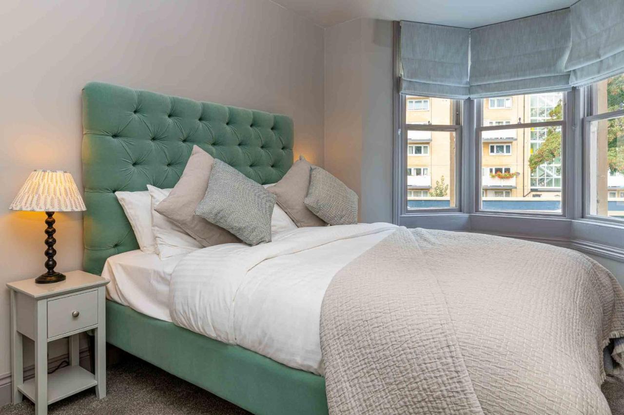 Beautiful Modern 1 Bedroom Apartment, City Centre Bath Exterior photo